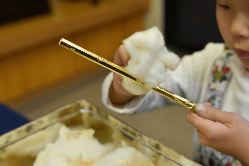 伝統工芸・広島仏壇　伝統工芸ガイドツアーと金箔貼り体験